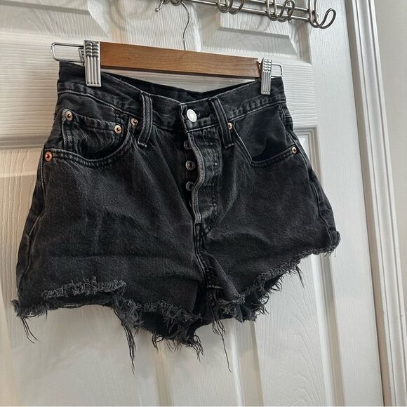 LEVI 501 ORIGINAL FIT HIGH RISE WOMEN'S SHORTS black size 24 - Picture 2 of 8